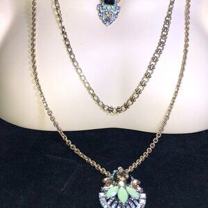 CHLOE + ISABEL Deco Bloom Layered Pendant Necklace - N390